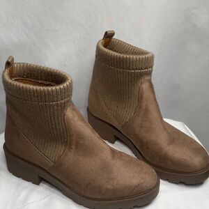 Taupe Suede Knit Chelsea Ankle Boots | Lug Sole | Pull-On